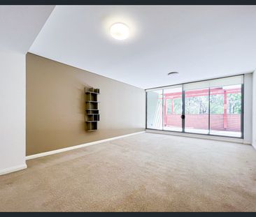 Two Bedroom Parkside Apartment - Photo 2