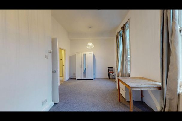 Studio Flat, Powis Square, W11 - Photo 1