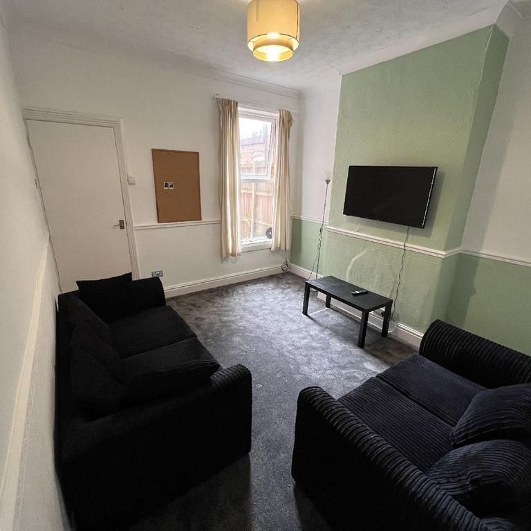 4 bedroom house to rent - Photo 1