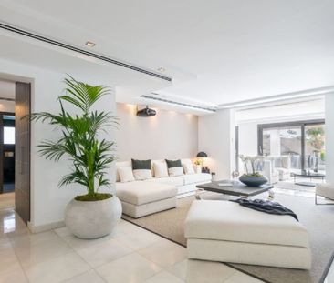 5 Bedroom Villa For Rent in Nueva Andalucía, Málaga - Photo 4