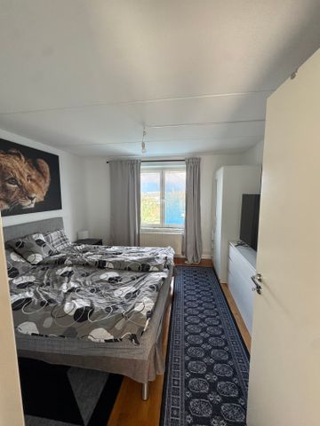 Borgbacken, Segeltorp - Photo 2