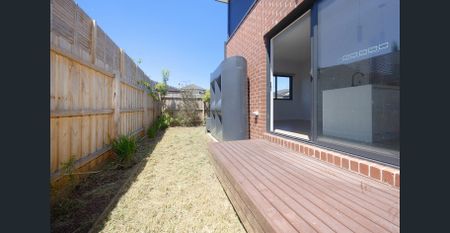 2/1 Taylors Avenue, Reservoir - Photo 3