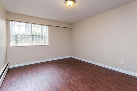 Daylin Manor Apartments - 1 Bedroom - Photo 2
