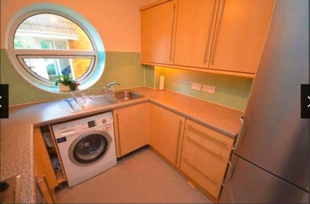 2 Bed Flat, Winslet Place, RG30 - Photo 3