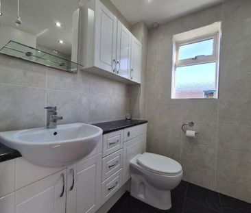 Ensall Drive, Wordsley, Stourbridge, DY8 - Photo 2