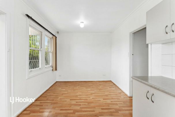 Charming 3- bedroom home - Photo 1