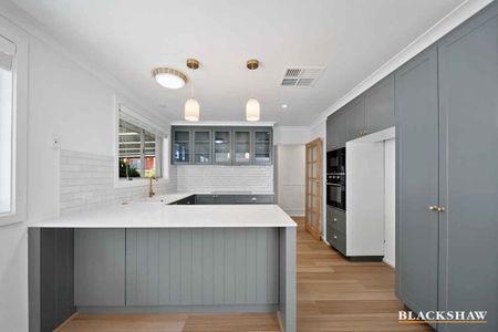 Charming Single-Level Home in Quiet Cul-de-Sac - Photo 2