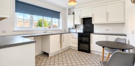Weatherly Drive, Broadstairs, CT10 2EE, Kent - Photo 2