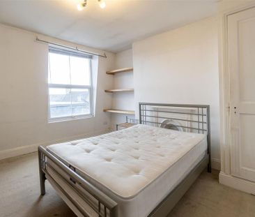 6 bedroom terraced house to rent - Photo 3