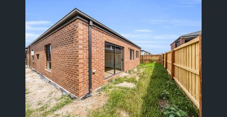 Modern 4-Bedroom Family Home in Prime Tarneit Place Estate Location - Photo 2