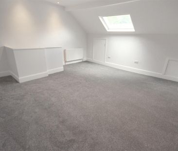 3 Bedroom House - Mid Terrace To Let - Photo 4