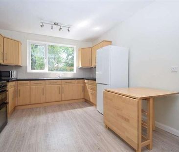 Manor Road, Ossett, WF5 - Photo 1