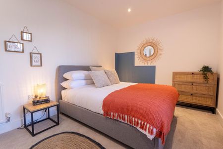 3 bedroom serviced apartment to rent - Photo 4