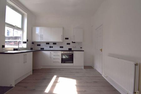 3 bedroom terraced house to rent - Photo 2