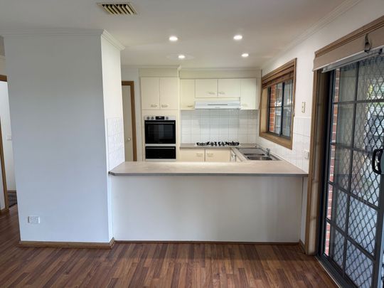 Spacious Family Living on 652m² - Photo 1