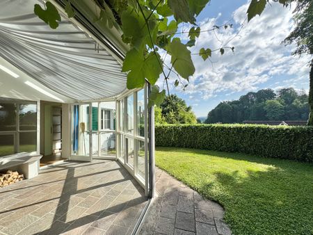 Freistehendes Einfamilienhaus mit traumhaftem Garten, bevorzugte Lage - Photo 2