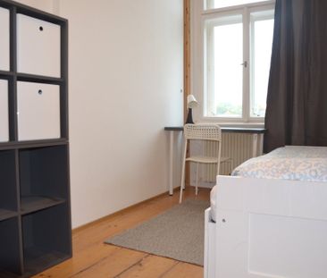 Zařízený pokoj k pronájmu v Praze 6 nedaleko metra Malostranská - Photo 3