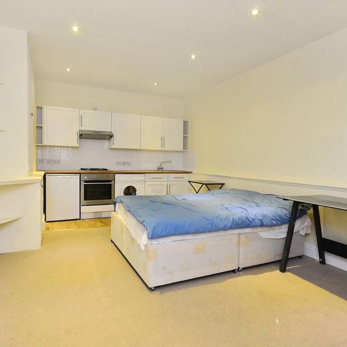 Studio to rent - Photo 2