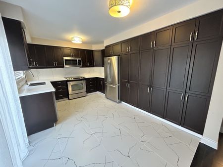 For Lease - 2971 Westoak Trails Boulevard, Oakville, Ontario - Photo 5