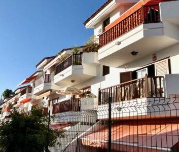 Beautiful two-bedroom apartment with beautiful views of Mount Teide. - Photo 2