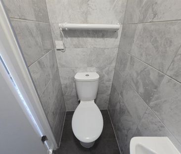 Studio to rent - Photo 6