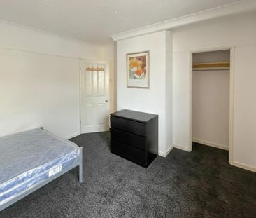 5 bedroom property to rent - Photo 3