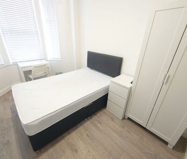 Binns Road, Liverpool. - Photo 4