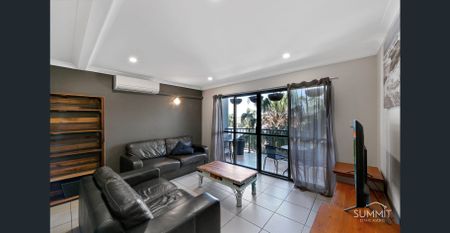 Fully Furnished Unit Right in the Heart of Gladstone - Photo 3