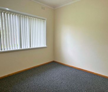 336 Eden Street, Lavington - Photo 3