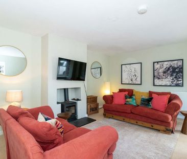 3 bedroom detached house to rent - Photo 2