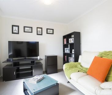 Fully Furnished Modern 3-Bedroom Townhouse in Convenient Mitchell P... - Photo 2