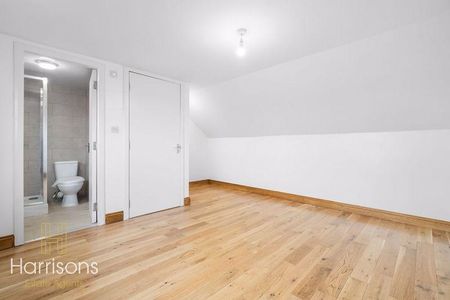 4 bedroom property to rent - Photo 3