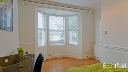 6 bedroom terraced house to rent - Photo 3