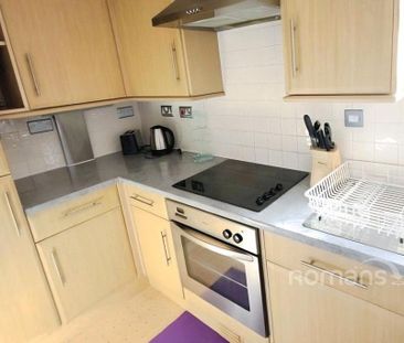 3 bedroom flat to rent - Photo 3