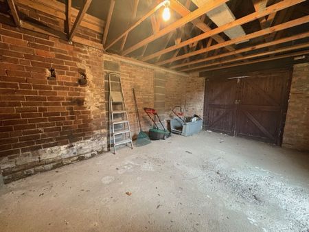 ManorLodge, Haunton, TAMWORTH - Photo 2