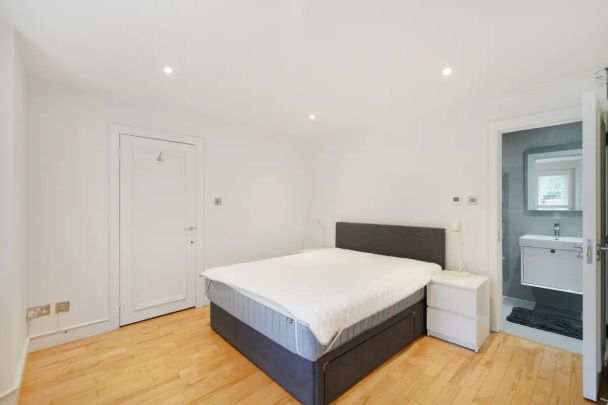 2 bedroom flat in St John's Wood - Photo 1