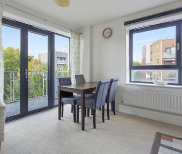1 bedroom in a flat share to rent - Photo 3