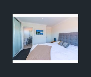 TWO BEDROOM APARTMENT AVAILABLE - BOUTIQUE COMPLEX - FIRST FLOOR! - Photo 5