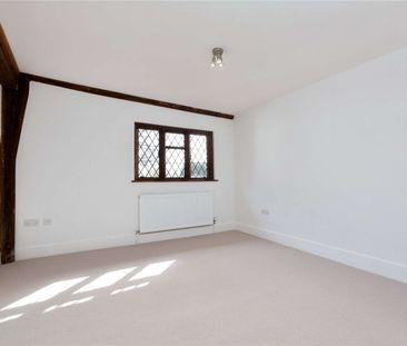 A charming Grade II listed home in the heart of historic Brenchley - Photo 6