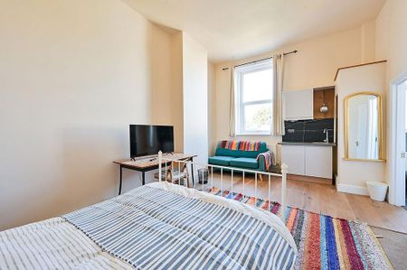 4 bedroom terraced house to rent - Photo 5