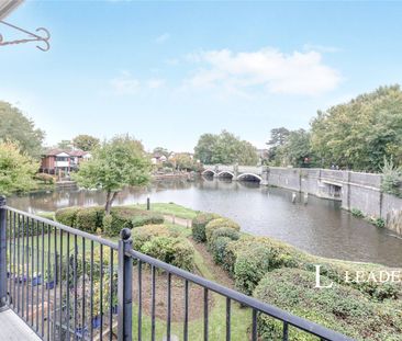 4 bedroom house to rent Admiral Stirling Court, Weystone Road, Weyb... - Photo 2