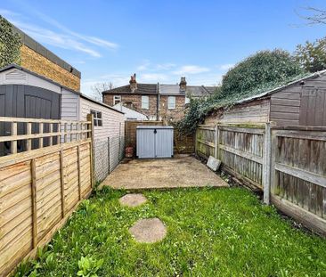 2 bedroom terraced house to rent - Photo 4