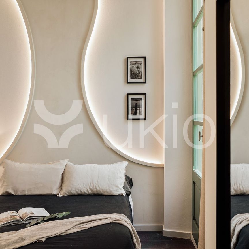 Apartamento de alquiler en Carrer D'avinyó, Barri Gòtic - Photo 1