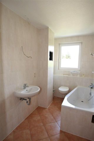 Gepflegte Wohnung mit sonnigem Balkon!! - Photo 4