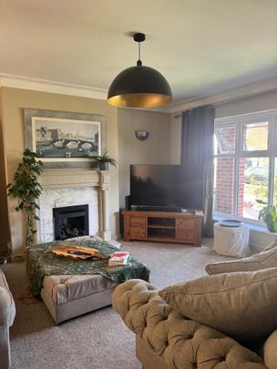 4 bedroom semi-detached house to rent - Photo 1