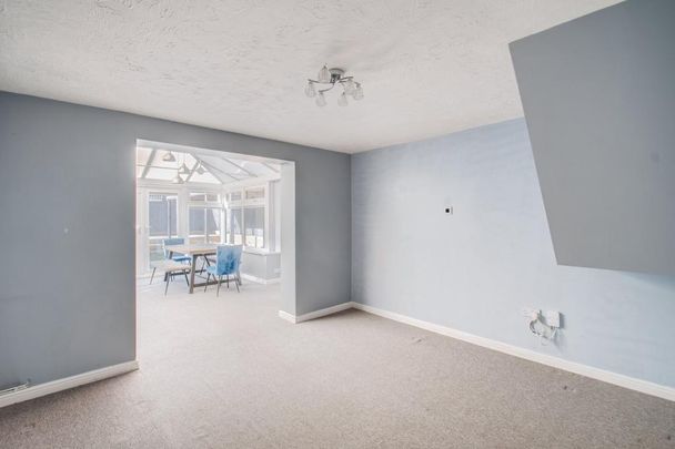 4 bedroom semi-detached house to rent - Photo 1