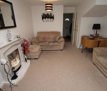 2 bedroom semi-detached house to rent - Photo 2