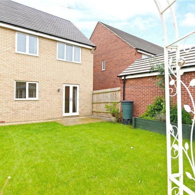 4 bedroom detached house to rent - Photo 1