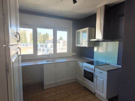 Location Appartement 3 pièces 65m² MAUBEUGE 59600 - Photo 4