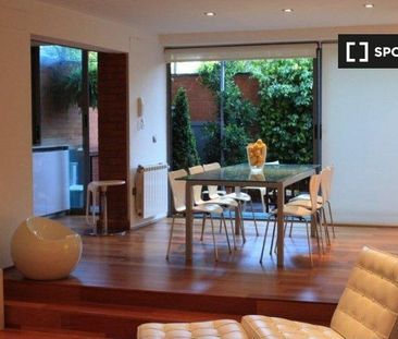 seville, Andalusia 41012 - Photo 4